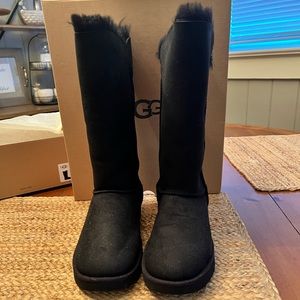NIB 🖤 UGG Australia Women's Boots Tall Black Classic Cuff Suede 🖤 NIB